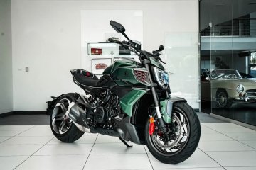 V4 Bentley / FV23% / Bezwypadkowe / Niski Przebieg / Salon PL
